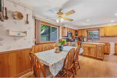 211 Saint Marks Place, East Meadow, NY 11554 - Photo 14