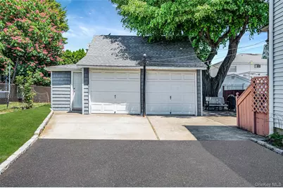 211 Saint Marks Place, East Meadow, NY 11554 - Photo 4