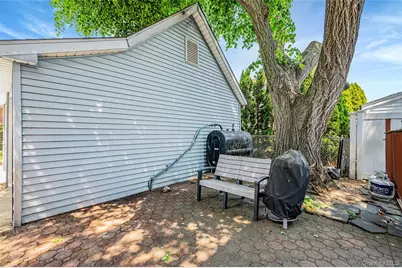 211 Saint Marks Place, East Meadow, NY 11554 - Photo 34
