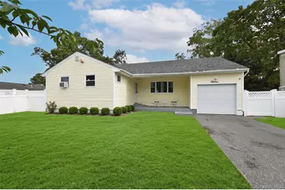 15 Center Avenue, Bay Shore, NY 11706 - Photo 1