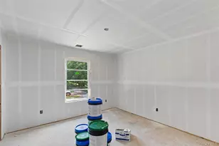 129 Cedar Ln, Medford, NY 11763 - Photo 16
