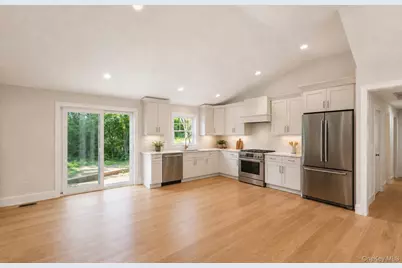 129 Cedar Lane, Medford, NY 11763 - Photo 12
