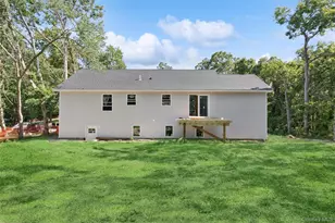 129 Cedar Ln, Medford, NY 11763 - Photo 4