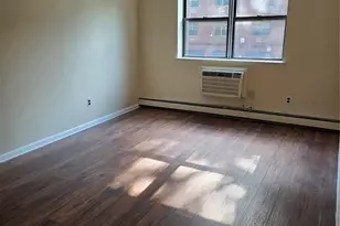 71-09 Park Ave, Fresh Meadows, NY 11365 - Photo 6
