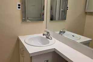 71-09 Park Ave, Fresh Meadows, NY 11365 - Photo 8