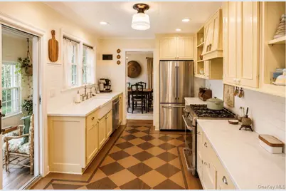 158 Wilson Avenue, Westbury, NY 11590 - Photo 12