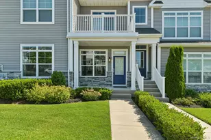 40 Grace Hall Ln, Yaphank, NY 11980 - Photo 2