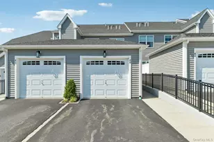 40 Grace Hall Ln, Yaphank, NY 11980 - Photo 20