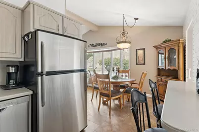 114 Miller Road, Hicksville, NY 11801 - Photo 18
