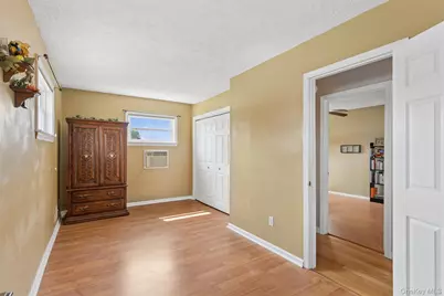 114 Miller Road, Hicksville, NY 11801 - Photo 22