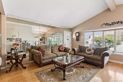 114 Miller Road, Hicksville, NY 11801 - Photo 10