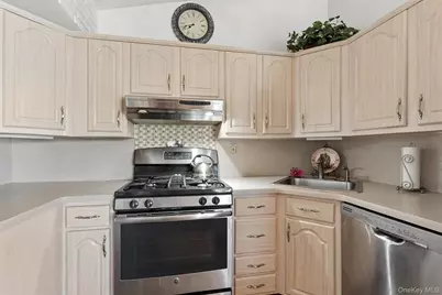 114 Miller Road, Hicksville, NY 11801 - Photo 16
