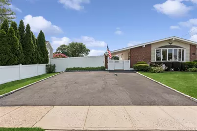 114 Miller Road, Hicksville, NY 11801 - Photo 4