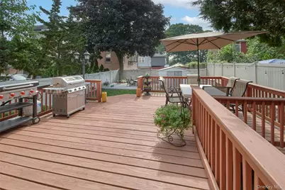 170 Trenchard Street, Yonkers, NY 10704 - Photo 24