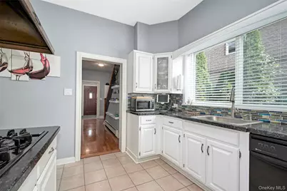 170 Trenchard Street, Yonkers, NY 10704 - Photo 10