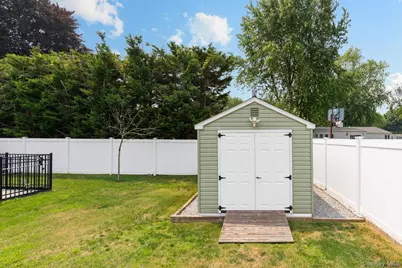 46 Andrea Lane, West Sayville, NY 11796 - Photo 14