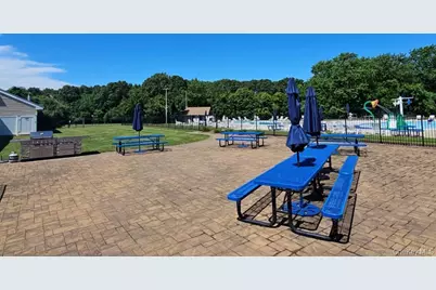 3 Cheyenne Court #3, Coram, NY 11727 - Photo 20