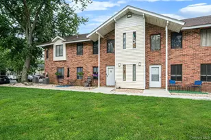 3 Cheyenne Ct, Coram, NY 11727 - Photo 2