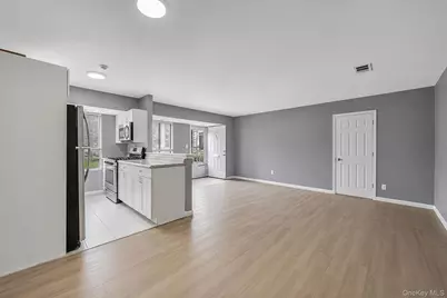 3 Cheyenne Court #3, Coram, NY 11727 - Photo 6