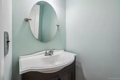 239 Parkside Drive, Suffern, NY 10901 - Photo 12