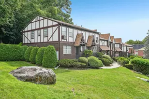 239 Parkside Dr, Suffern, NY 10901 - Photo 2