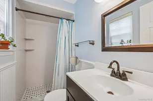 239 Parkside Dr, Suffern, NY 10901 - Photo 18