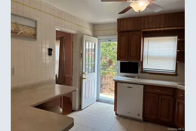 553 W Beech Street, Long Beach, NY 11561 - Photo 4