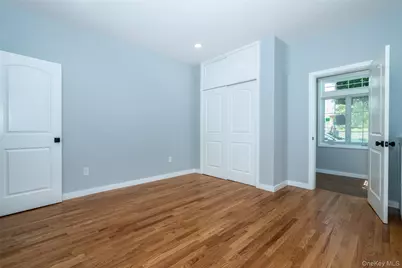 118 Pershing Avenue, New Rochelle, NY 10801 - Photo 6
