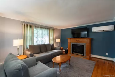 24 S Gate Drive, Poughkeepsie, NY 12601 - Photo 6