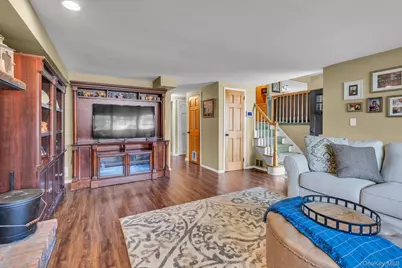 46 Sherbrooke Drive, Smithtown, NY 11787 - Photo 4