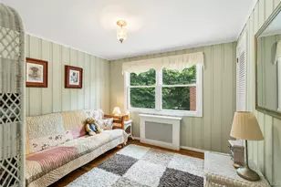 21 Circle Dr, Glen Cove, NY 11542 - Photo 16