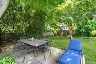 21 Circle Dr, Glen Cove, NY 11542 - Photo 20