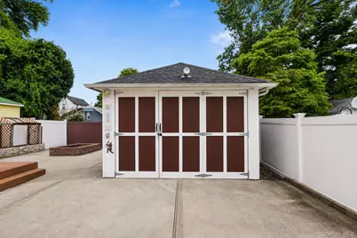 27 Avondale Street, Valley Stream, NY 11581 - Photo 26