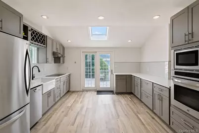 27 Avondale Street, Valley Stream, NY 11581 - Photo 8