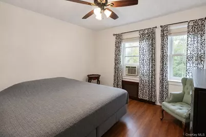 27 Avondale Street, Valley Stream, NY 11581 - Photo 16