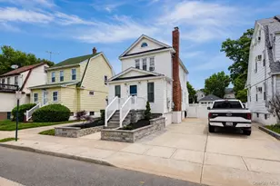 27 Avondale St, Valley Stream, NY 11581 - Photo 2