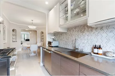 84-51 Beverly Road #6R, Kew Gardens, NY 11415 - Photo 10