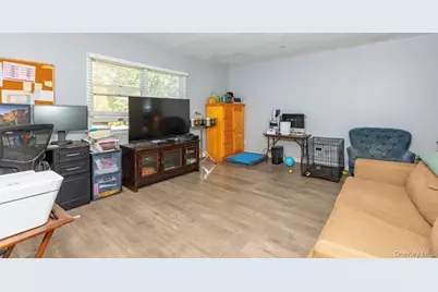 250 Clarice Boulevard, Holbrook, NY 11741 - Photo 10