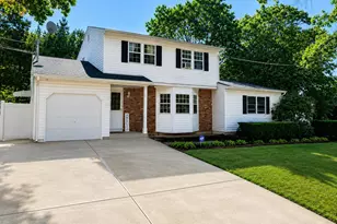 250 Clarice Blvd, Holbrook, NY 11741 - Photo 2