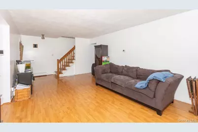 250 Clarice Boulevard, Holbrook, NY 11741 - Photo 4