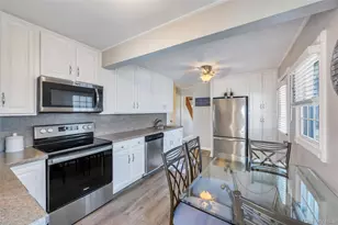 42 Crescent St, Hicksville, NY 11801 - Photo 2