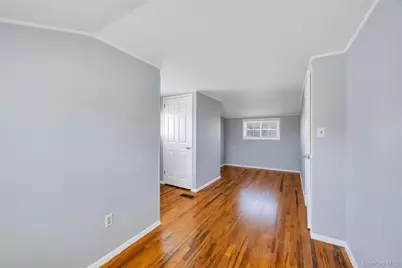 42 Crescent Street, Hicksville, NY 11801 - Photo 16