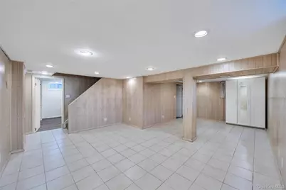 42 Crescent Street, Hicksville, NY 11801 - Photo 22