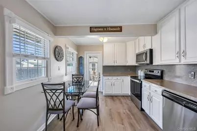 42 Crescent Street, Hicksville, NY 11801 - Photo 4