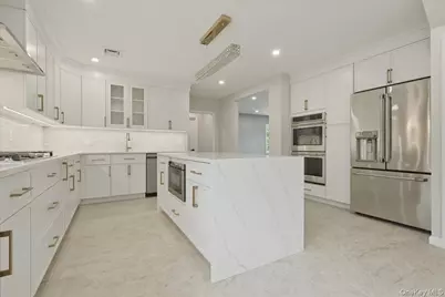 616 Harless Place, West Hempstead, NY 11552 - Photo 10