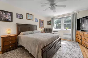 32 Pearsall Ave, Glen Cove, NY 11542 - Photo 6