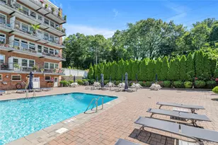 32 Pearsall Ave, Glen Cove, NY 11542 - Photo 2