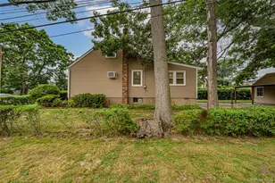 380 W Gates Ave, Lindenhurst, NY 11757 - Photo 2