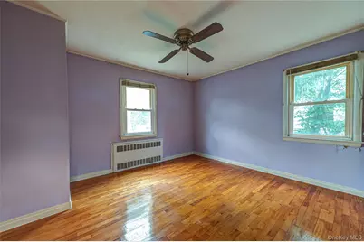 380 W Gates Avenue, Lindenhurst, NY 11757 - Photo 12