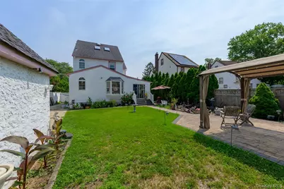 270 Bedell Terrace, West Hempstead, NY 11552 - Photo 30
